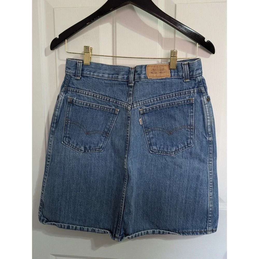 VINTAGE 80s Levi's Demin Skirt White Tab Zip Light to Medium Wash 30x18